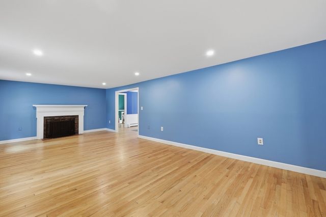 26 Kathleen Dr, Andover, MA 01810