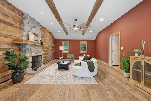 26 Kathleen Dr, Andover, MA 01810
