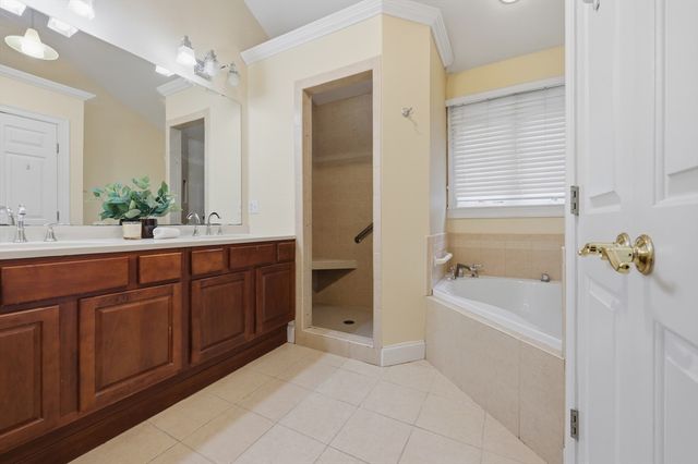 26 Kathleen Dr, Andover, MA 01810