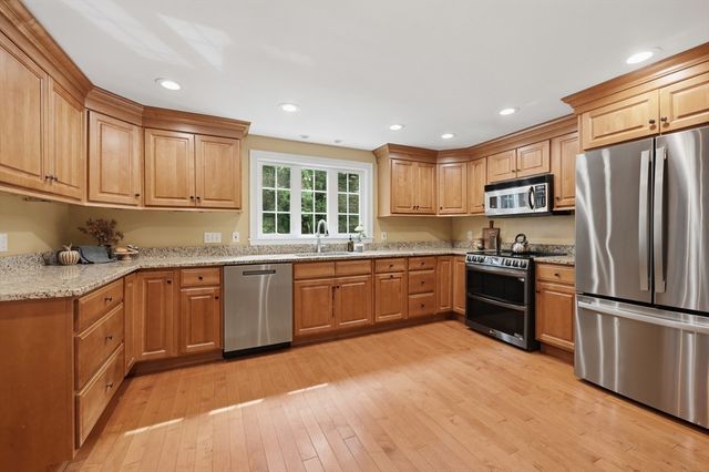 26 Kathleen Dr, Andover, MA 01810