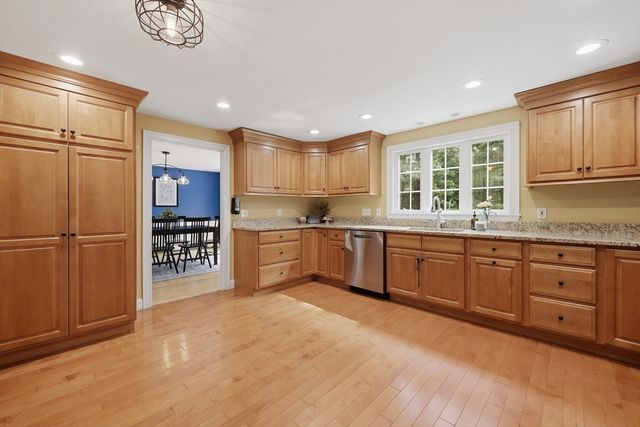 26 Kathleen Dr, Andover, MA 01810