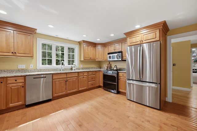 26 Kathleen Dr, Andover, MA 01810