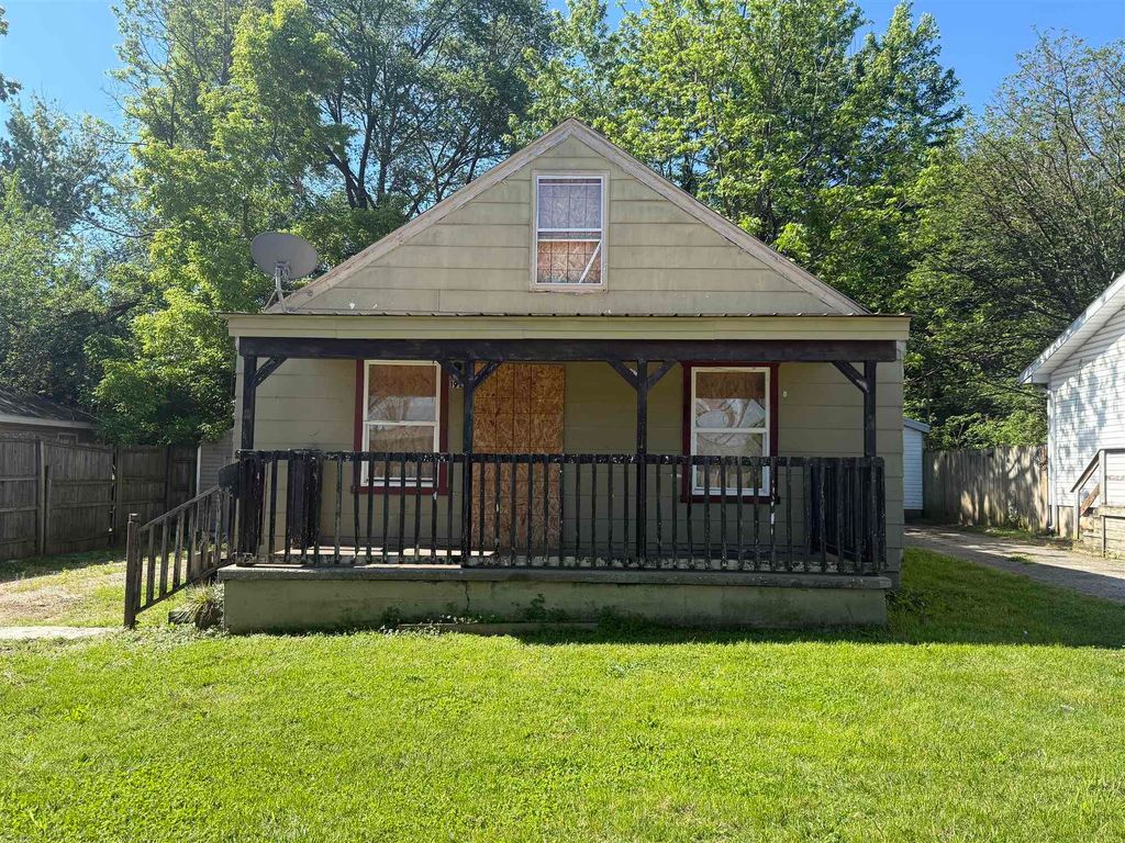 1936 E Cairo Street, Springfield, MO 65802