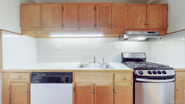 102-45 67th Rd 2R, Forest Hills, NY 11375