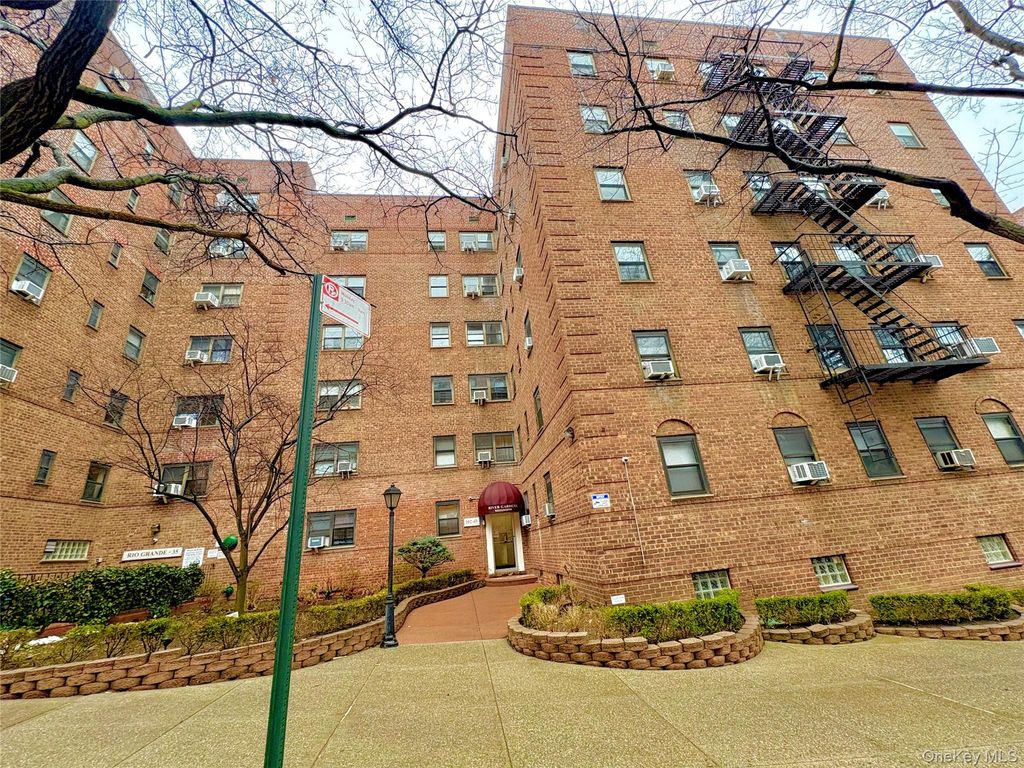 102-45 67th Rd 2R, Forest Hills, NY 11375