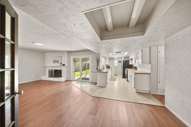 2205 Hilton Head Drive, Missouri City, TX 77459