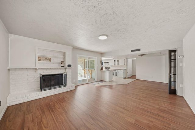 2205 Hilton Head Drive, Missouri City, TX 77459