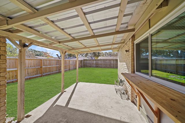 2205 Hilton Head Drive, Missouri City, TX 77459