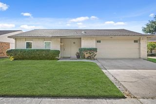 2205 Hilton Head Drive, Missouri City, TX 77459