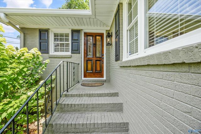 1600 Mountainbrook Drive SE, Huntsville, AL 35801