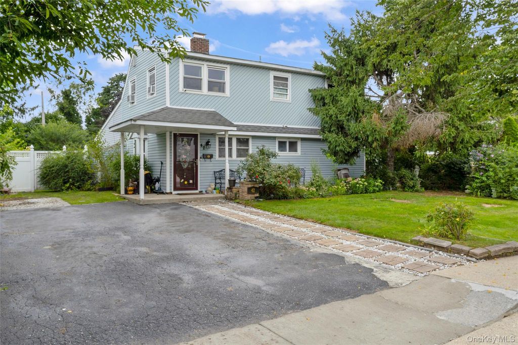42 Mockingbird Lane, Levittown, NY 11756 — exterior