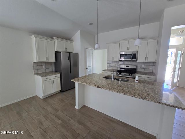 1313 MEADOW Road, Canutillo, TX 79835