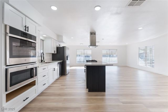 4980 Ridge Drive, Las Vegas, NV 89103