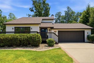 6211 Arapahoe Drive NE, Cedar Rapids, IA 52411
