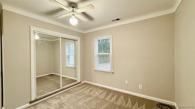 805 E Milton Avenue, Hazel Park, MI 48030