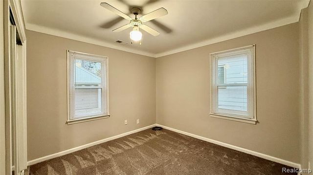 805 E Milton Avenue, Hazel Park, MI 48030