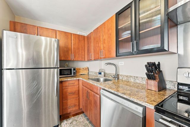 1355 N Sandburg Terrace 1801D, Chicago, IL 60610