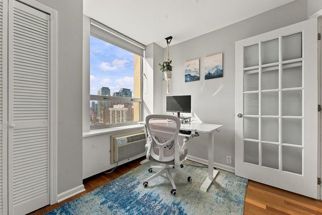 1355 N Sandburg Terrace 1801D, Chicago, IL 60610