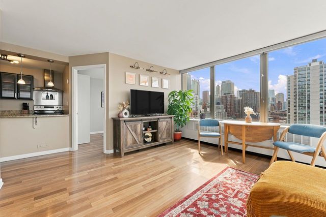 1355 N Sandburg Terrace 1801D, Chicago, IL 60610