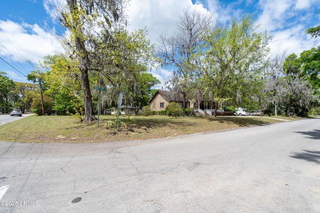 1806 Courtland Street, Port Royal, SC 29935