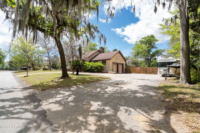 1806 Courtland Street, Port Royal, SC 29935