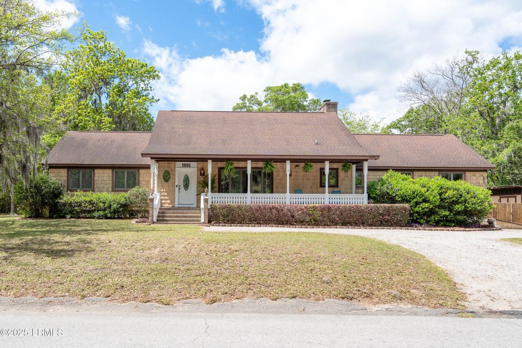 1806 Courtland Street, Port Royal, SC 29935