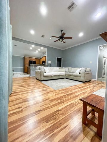 1035 Cressmont Street, Bossier City, LA 71111