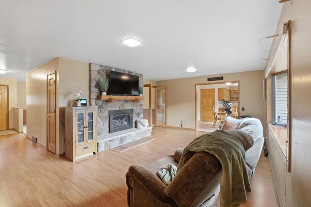 7003 Park Circle, Middleton, WI 53562