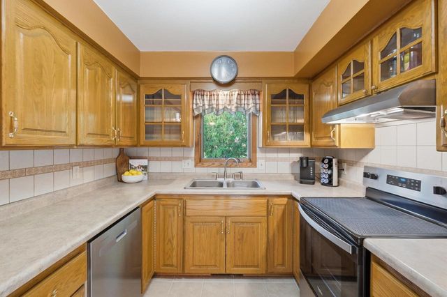 7003 Park Circle, Middleton, WI 53562