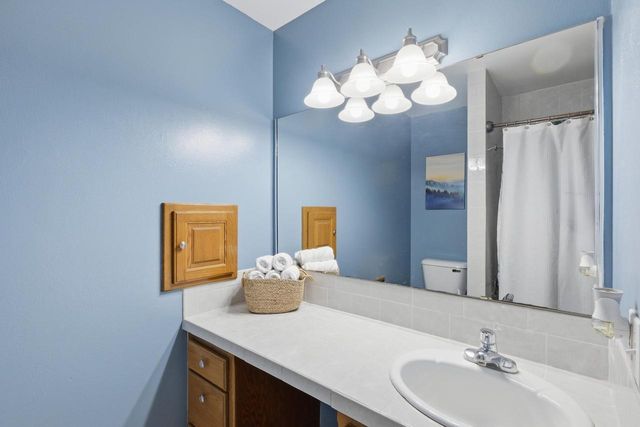 7003 Park Circle, Middleton, WI 53562