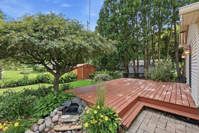 7003 Park Circle, Middleton, WI 53562