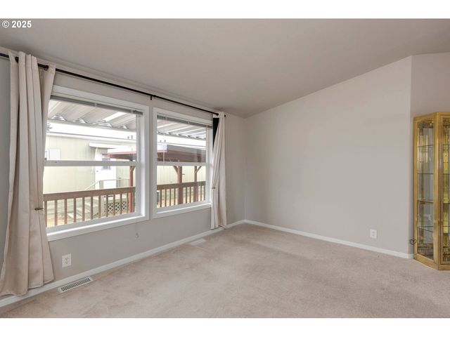 20248 HIGHWAY 213 2, Oregon City, OR 97045