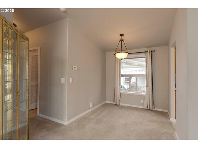 20248 HIGHWAY 213 2, Oregon City, OR 97045