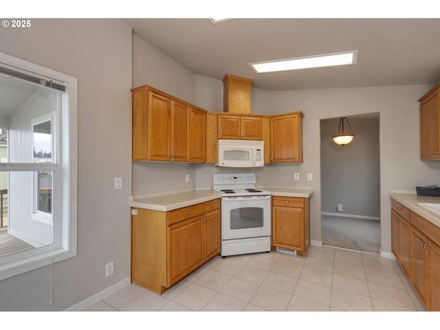 20248 HIGHWAY 213 2, Oregon City, OR 97045