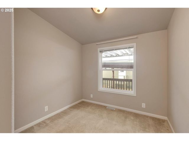 20248 HIGHWAY 213 2, Oregon City, OR 97045