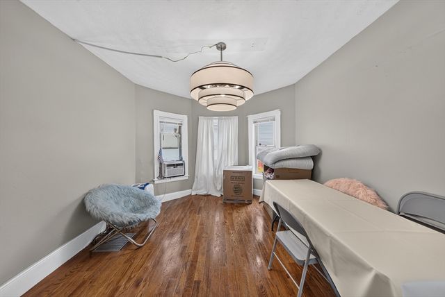 8 Gilman Street, Worcester, MA 01605