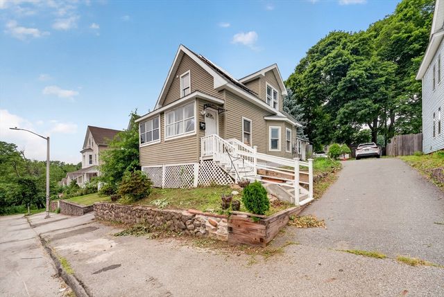 8 Gilman Street, Worcester, MA 01605