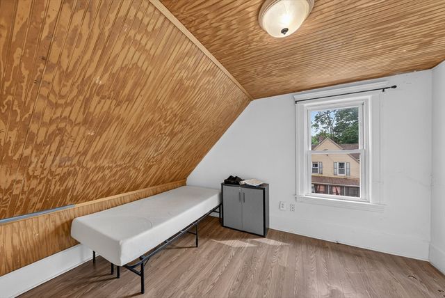 8 Gilman Street, Worcester, MA 01605