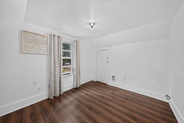 8 Gilman Street, Worcester, MA 01605
