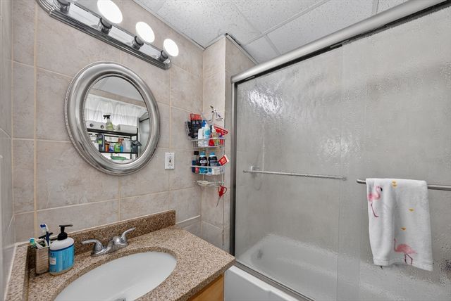8 Gilman Street, Worcester, MA 01605