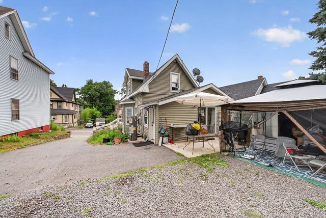 8 Gilman Street, Worcester, MA 01605