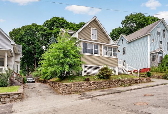 8 Gilman Street, Worcester, MA 01605