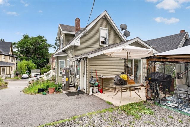 8 Gilman Street, Worcester, MA 01605