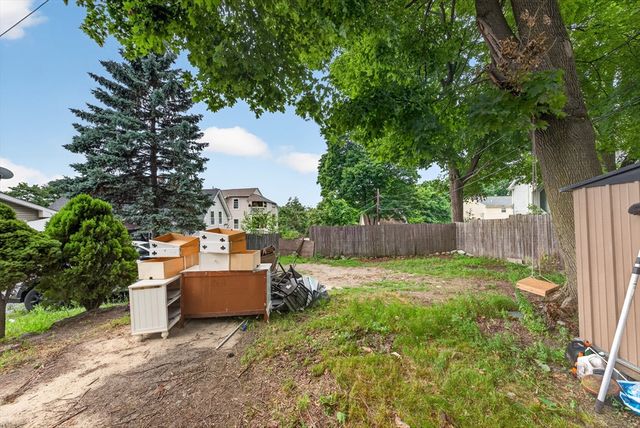 8 Gilman Street, Worcester, MA 01605