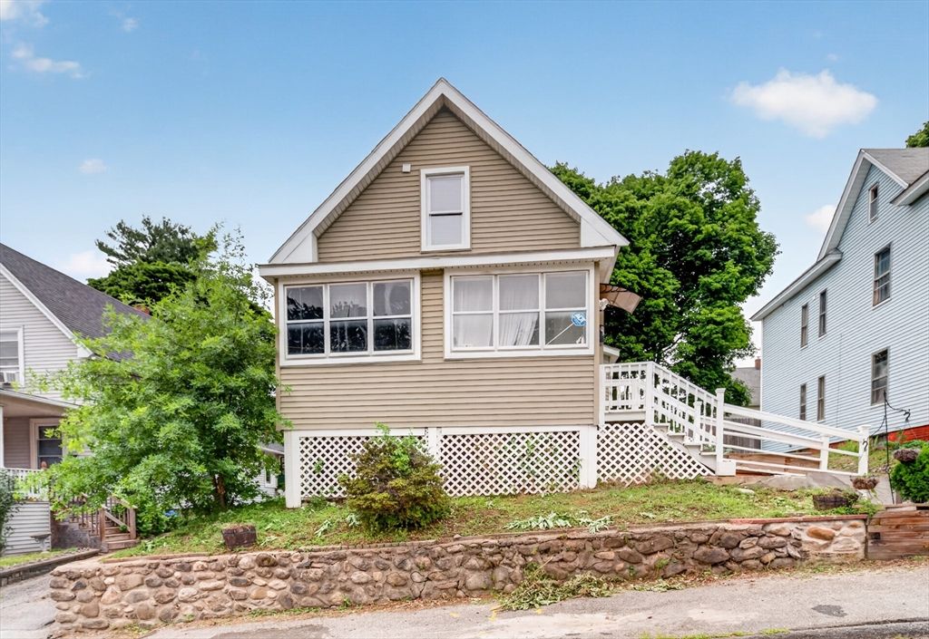 8 Gilman Street, Worcester, MA 01605