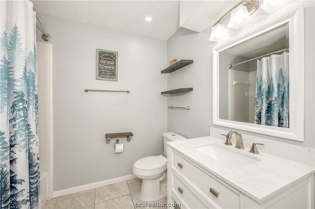 2009 Cobblestone Lane, Bryan, TX 77807