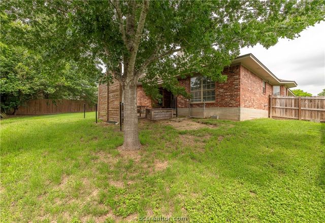 2009 Cobblestone Lane, Bryan, TX 77807
