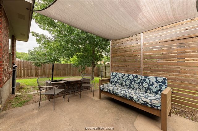 2009 Cobblestone Lane, Bryan, TX 77807