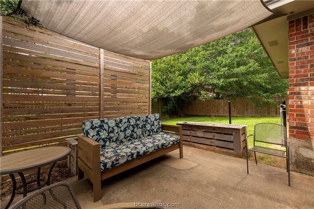2009 Cobblestone Lane, Bryan, TX 77807