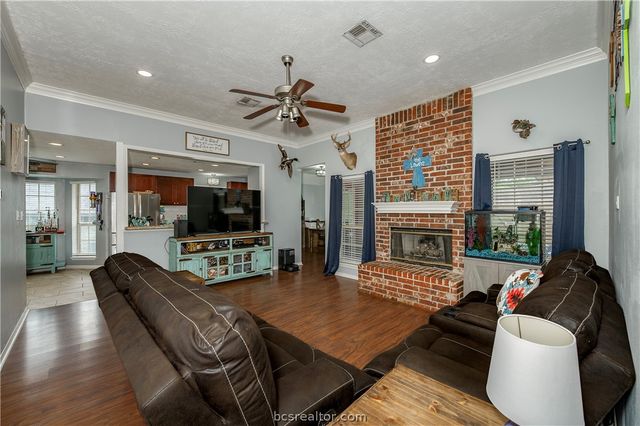 2009 Cobblestone Lane, Bryan, TX 77807